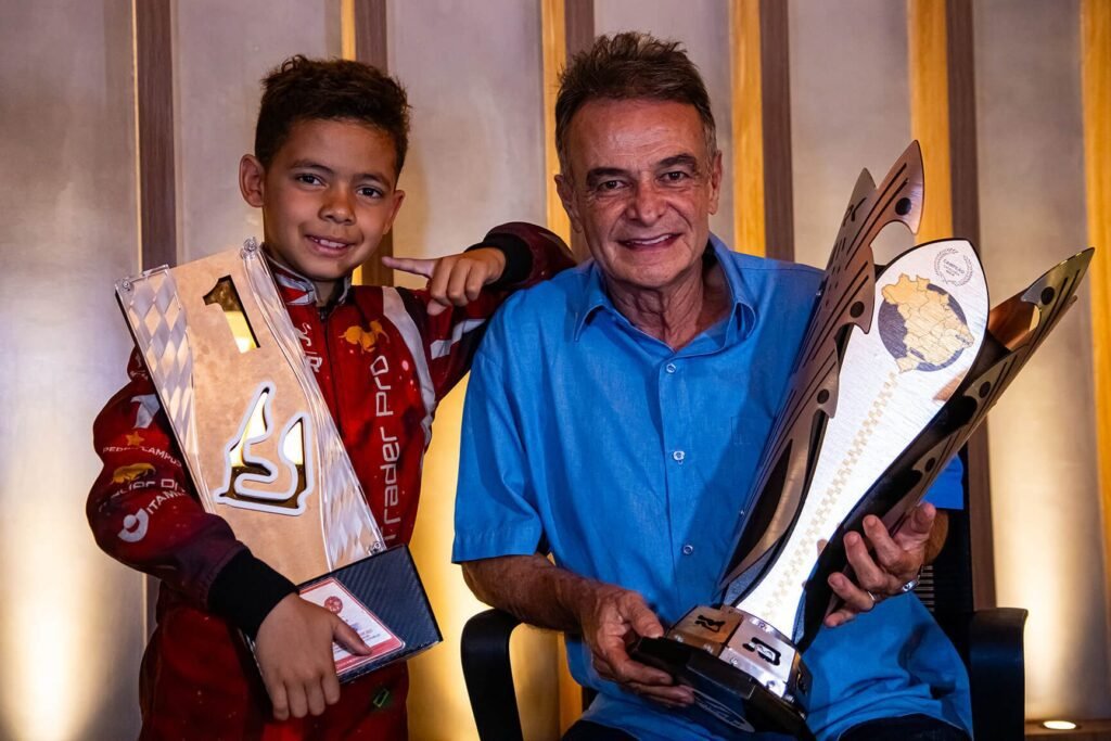 Cristiano Paz recebe a visita do bicampeão Brasileiro de Kart 1