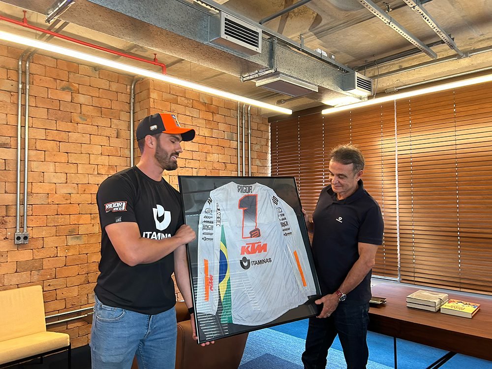 Cristiano Paz recebe o multicampeão brasileiro de hard enduro 1 Cristiano Paz recebe a visita do piloto Rigor Rico